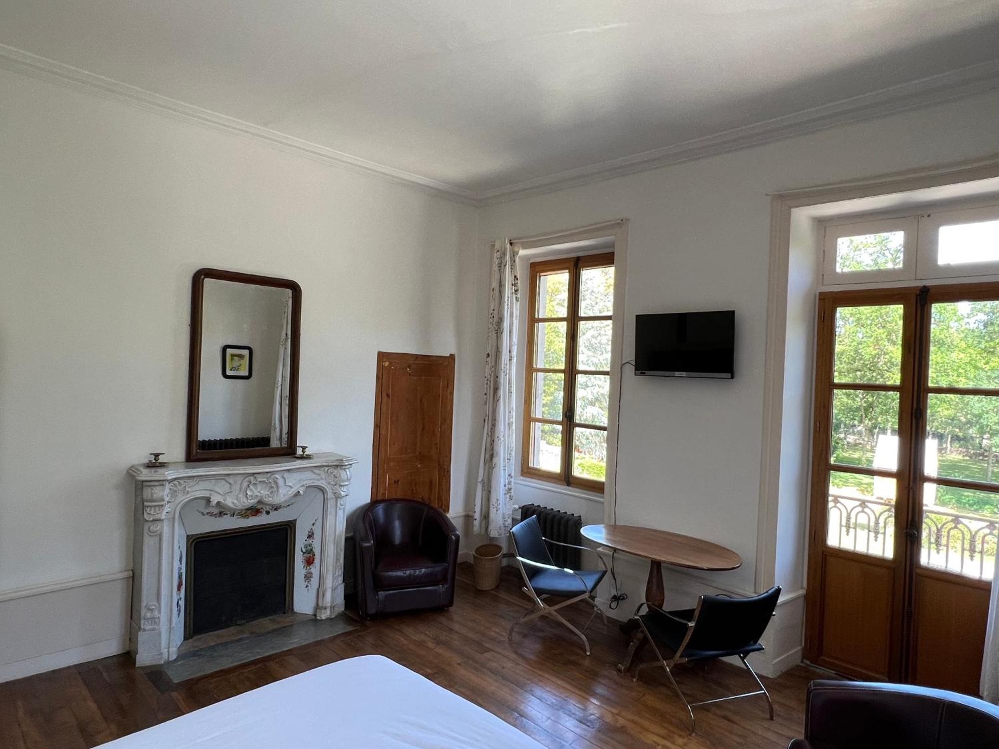 D'hotes Les Tapies Bed and breakfast Agen dʼAveyron